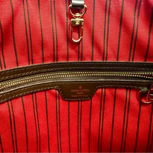 Louis Vuitton Damier Evene Shoulder Bag - Picture 3 of 10